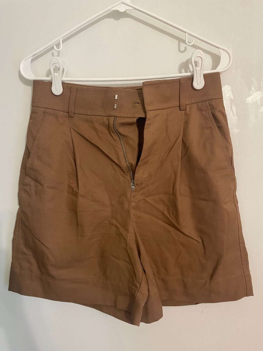 Everlane Tencel Way-High® Drape Short (Tan) (0) - Picture 5 of 6